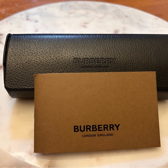 Elegant Tan Sunglasses - Picture 5 of 7